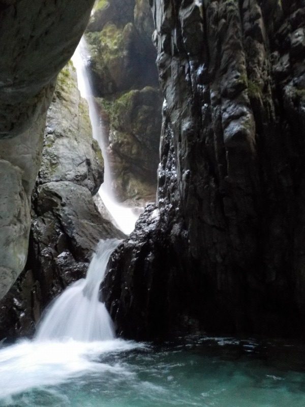 植魚の滝 古座川 和歌山 南紀 大塔山 場所 アクセス 行き方 詳細 水の秘境